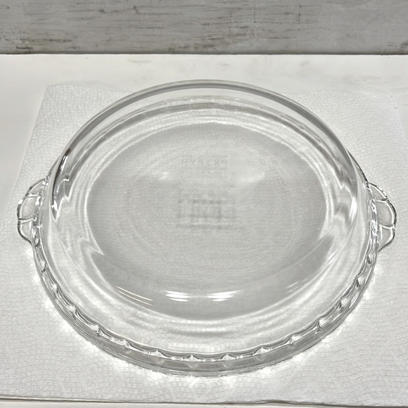 Pyrex Vintage Clear Pie Plate Number 229 - Picture 5 of 6